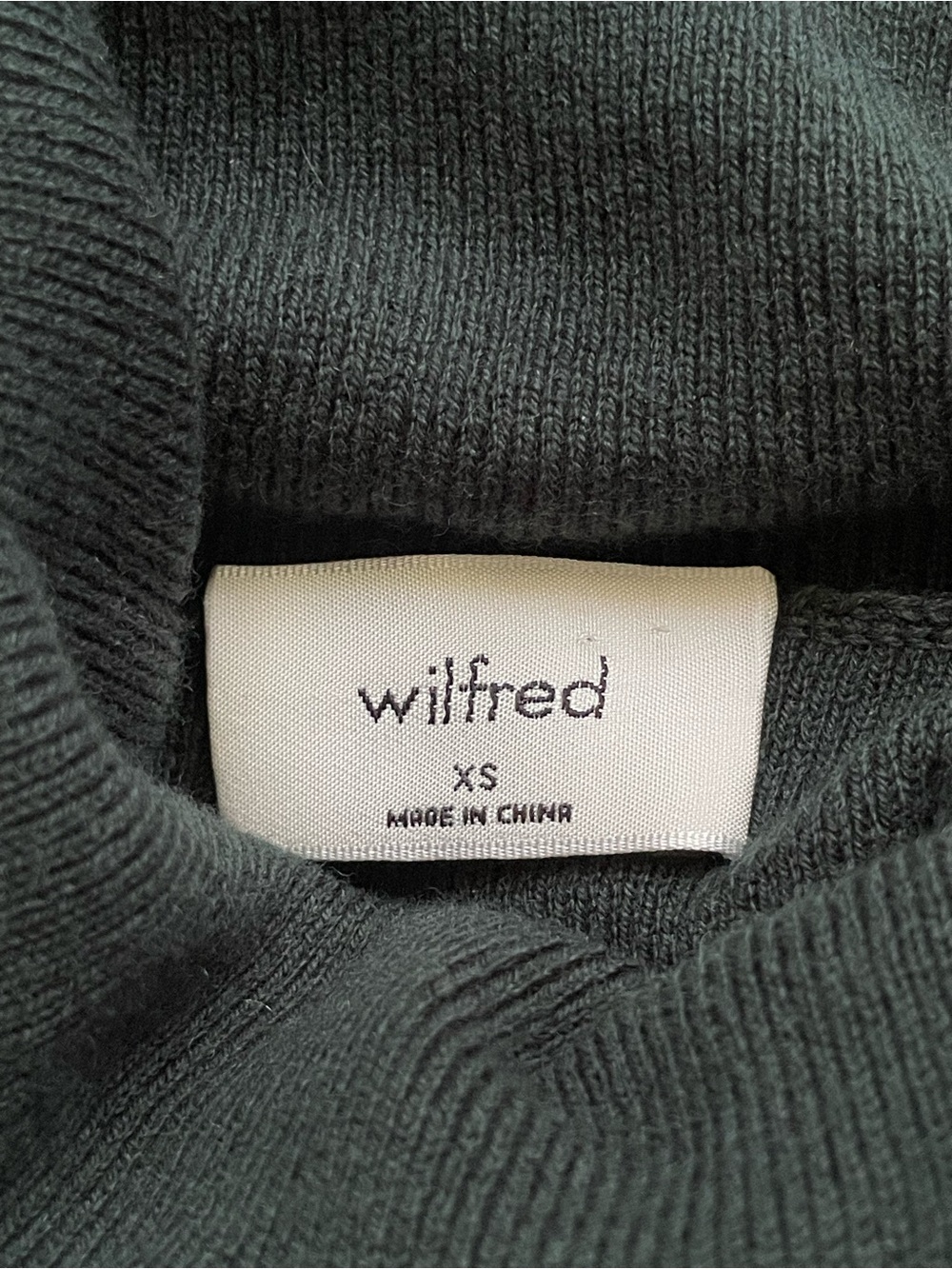 Aritzia Wilfred Rebecca Wool Cotton Cropped Knit Turtleneck Sweater in Scarab - Picture 7 of 12